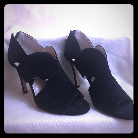 Adrienne Vittadini Black Peep Toe Cutout Heels - Picture 2 of 4